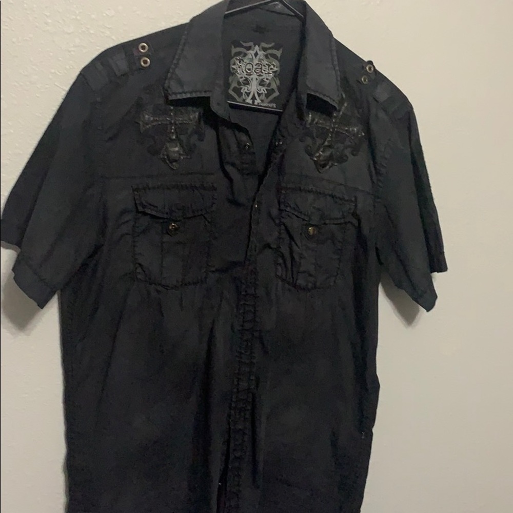 Black shirt